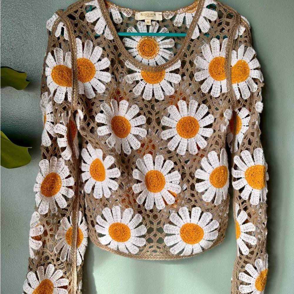 Rebellion Crocheted Daisy Sweater Top in White, Gold, and Tan